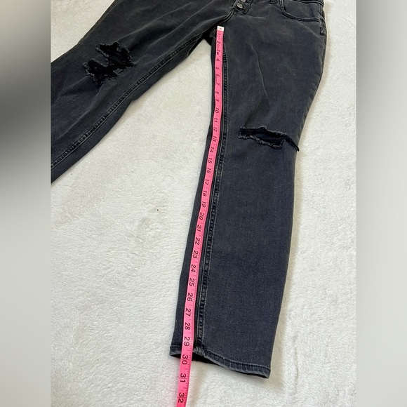 Silver Jeans Boyfriend Black Distressed Straight Leg - Size 31 - Picture 9 of 9